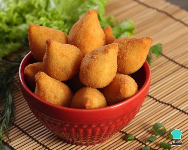Coxinha de Frango com Requeijão